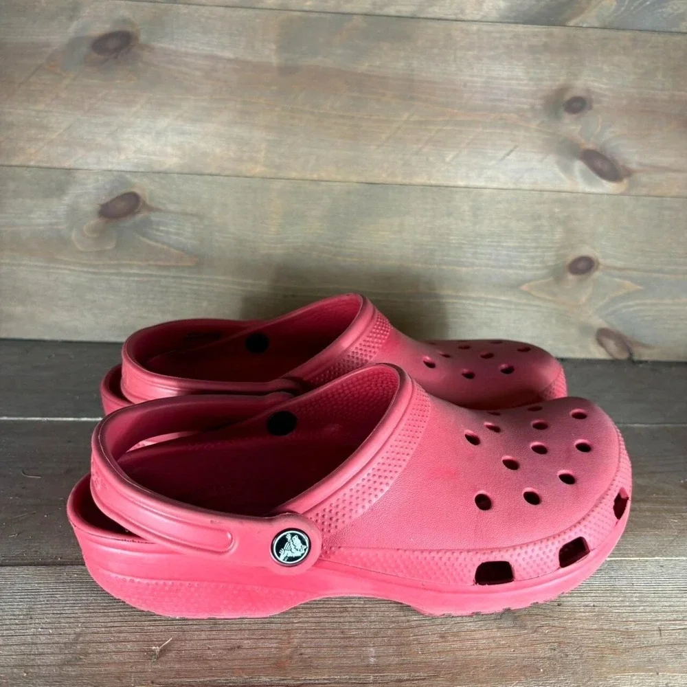 crocs classic mens size 9 shoes red slip on comfort clogs sandals